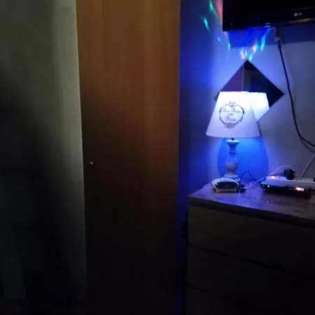 In Guest - Lockable Center